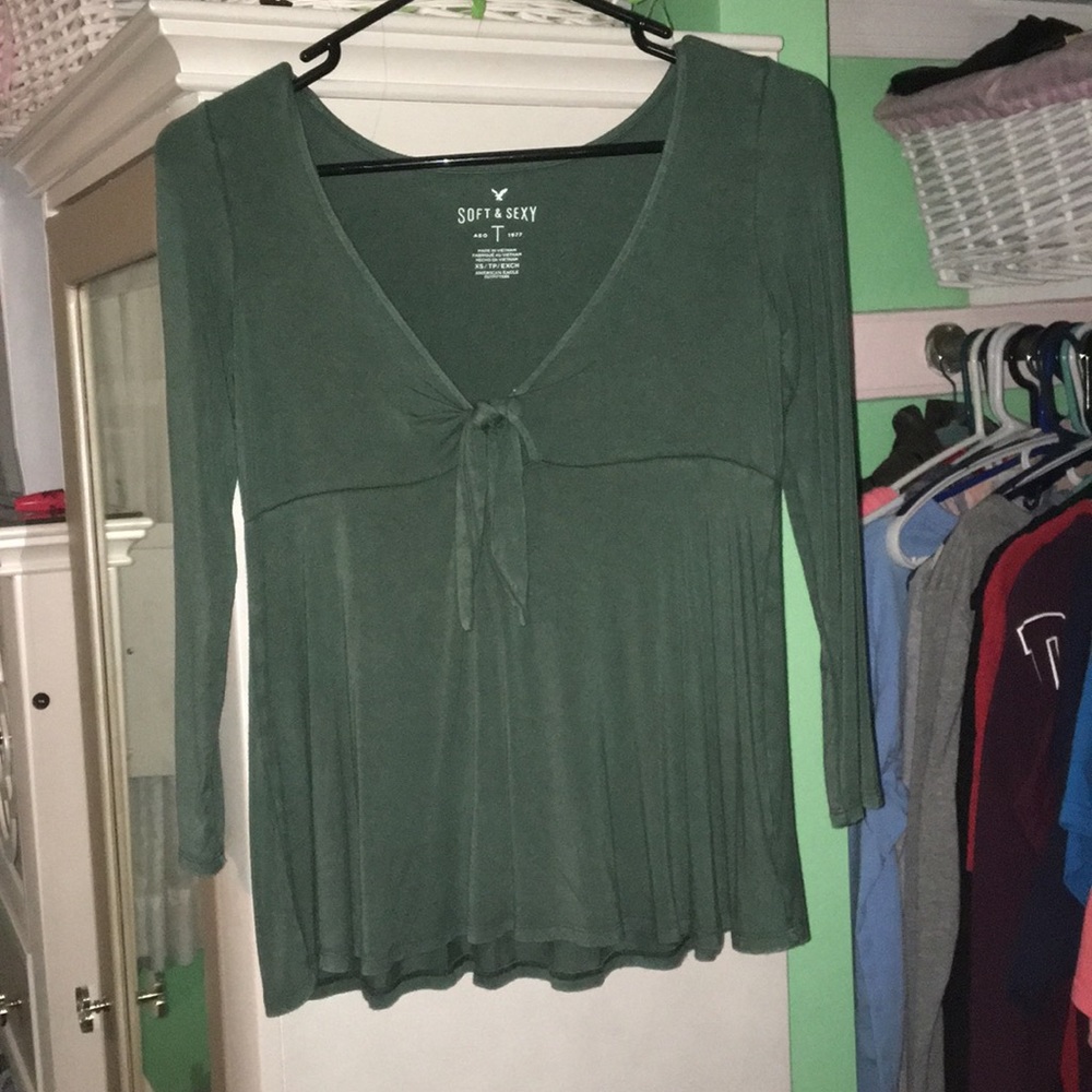 AEO green knot tie shirt